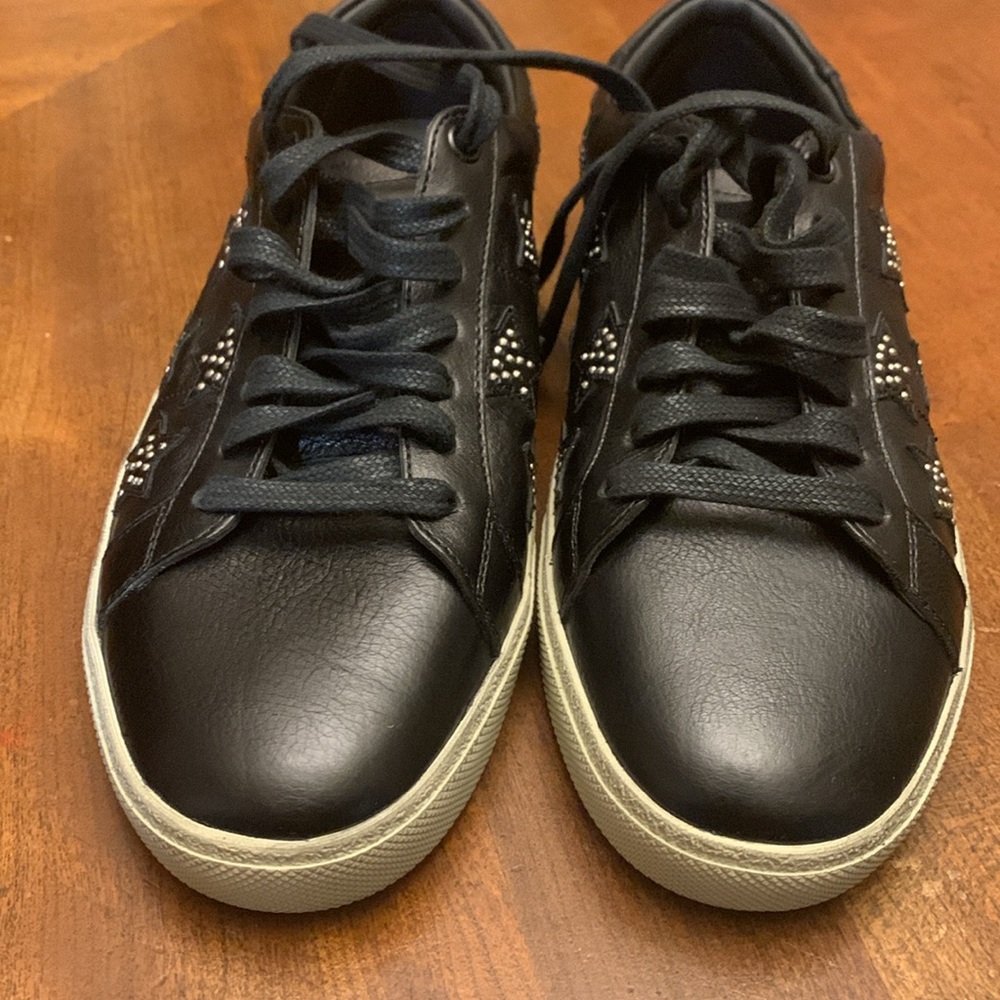 Yves Saint Laurent Black Leather Star Stud Low-Top Sneakers - Picture 5 of 9